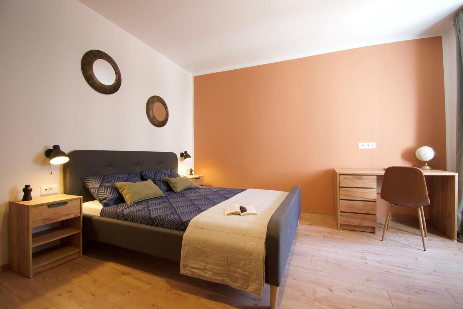 150m From Arena Colosseum Apartament
